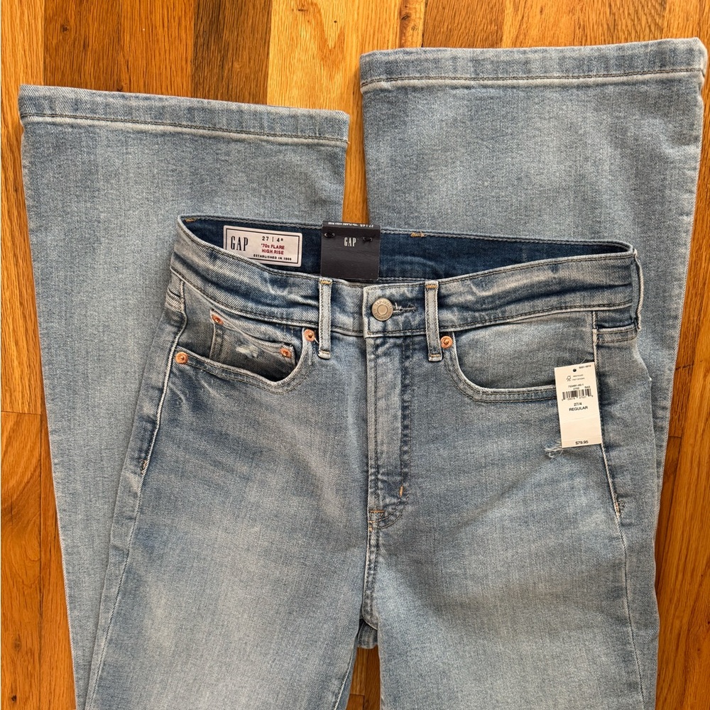NWT Gap 70’s Flare High Rise Jeans 27/4R